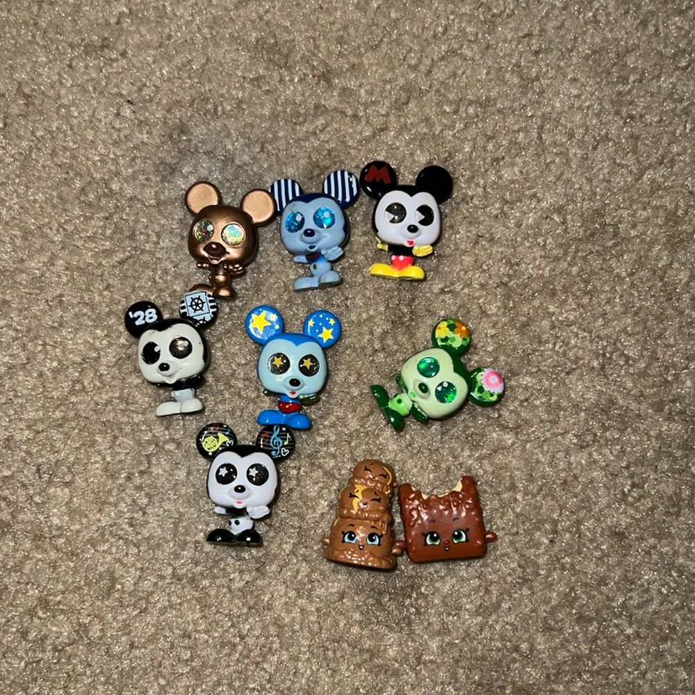 Disney Doorables + 2 Bonus Shopkins